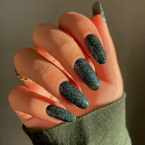 Nail Art Designs: Green Glitter Nail Art – Achieve This Glam Look