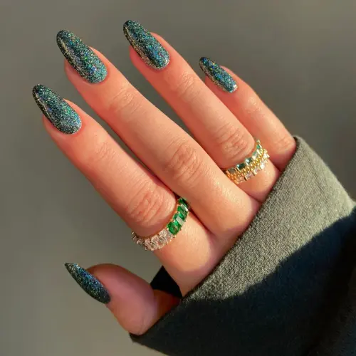 Nail Art Designs: Green Glitter Nail Art – Achieve This Glam Look